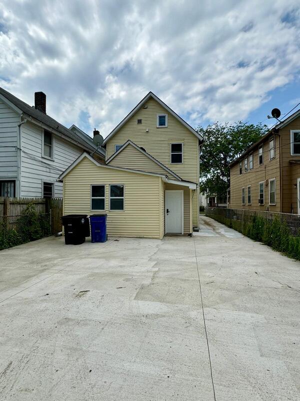 Photo - 1615 E 47th St