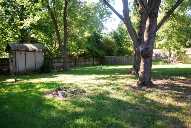 Photo - 1108 Royal Dr