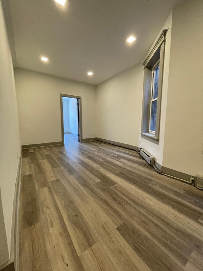 83 Bostwick Ave 3 - 76 Bostwick Ave Unit 3
