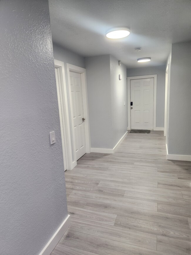 Photo - 2044 44th St S