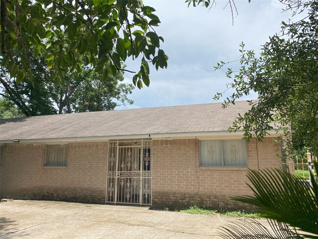 Photo - 4601 Reveille St