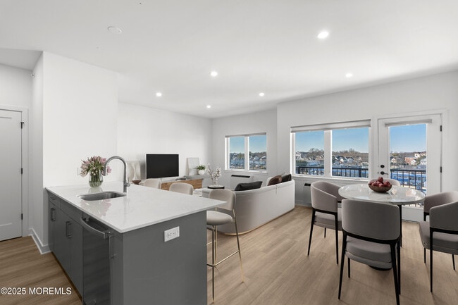 Building Photo - 180 Morris Ave Unit 502