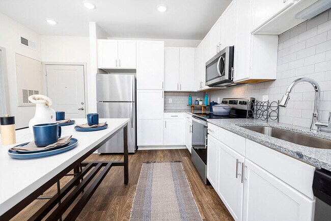 Photo - Novo Stockbridge