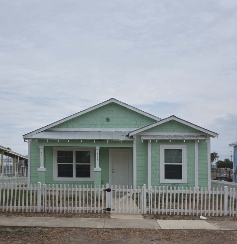 Photo - 614 Chihuahua St