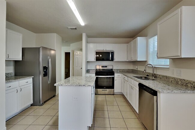 Photo - 5018 Woodland Meadows Ln
