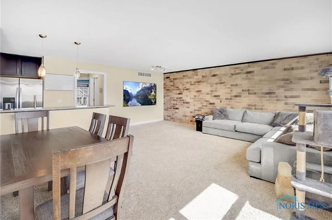 Photo - 4733 Lakeside Dr