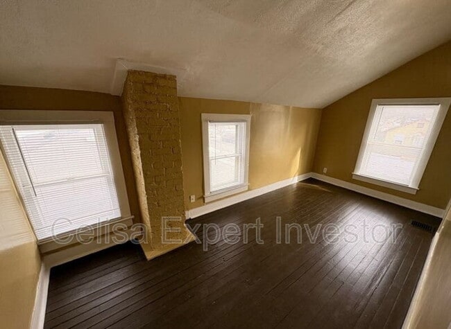 Photo - 3420 Plaza Dr