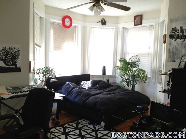 Photo - 126 Warren St Unidad 41