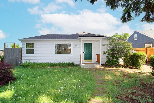 Photo - 7707 SE Otty St