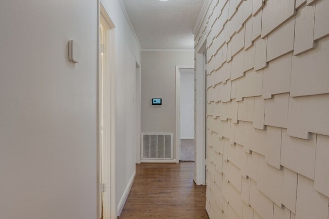 Building Photo - 3802 Sunnybrook Ln