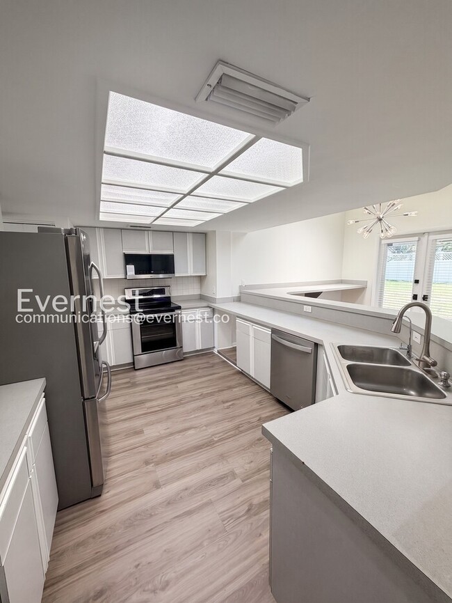 Photo - 4 Bed/2.5 Bath Home with Detached Garage / Available Now!