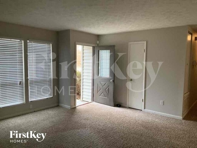 Photo - 3907 Wood Path Dr
