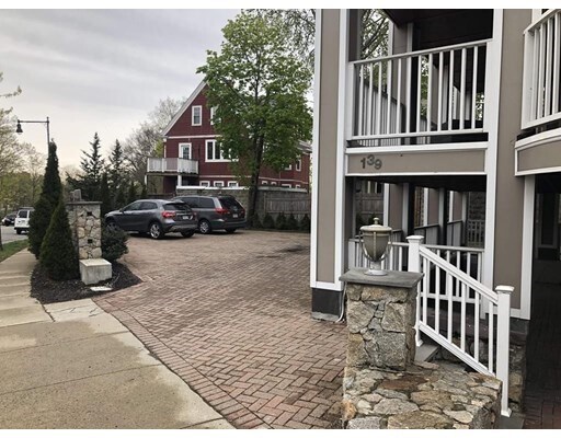 Building Photo - 139 Fresh Pond Pky Unit 1