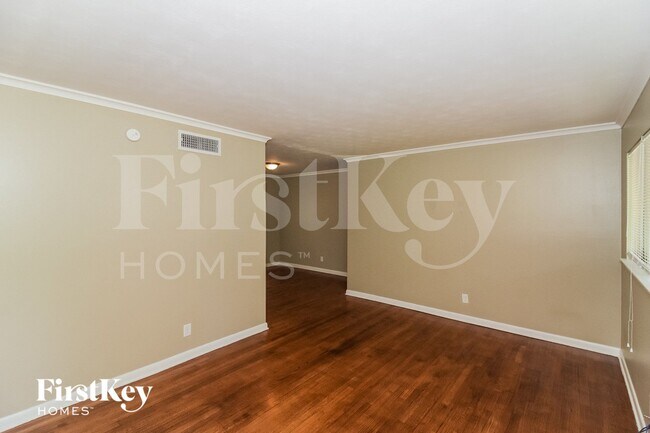 Photo - 5405 Lyford Ave