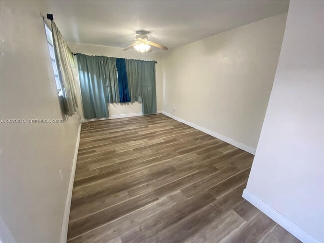 Photo - 350 SW 34th Ave Unidad -