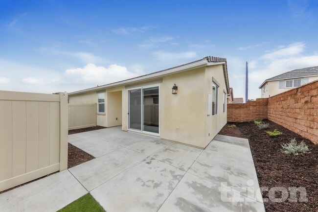 Building Photo - 1705 Lorraine Dr