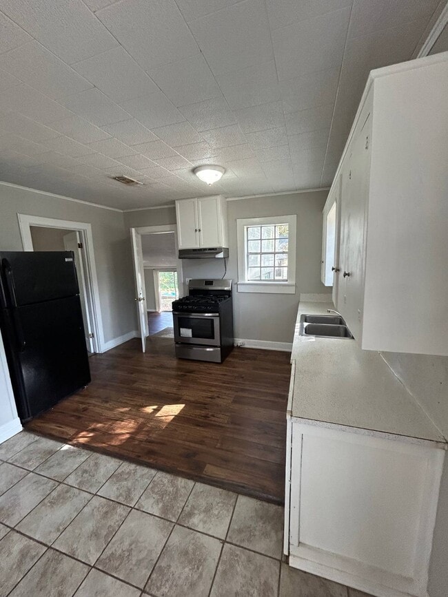 Photo - 1416 Martel St