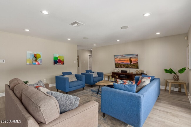 Photo - 4826 N 69th St