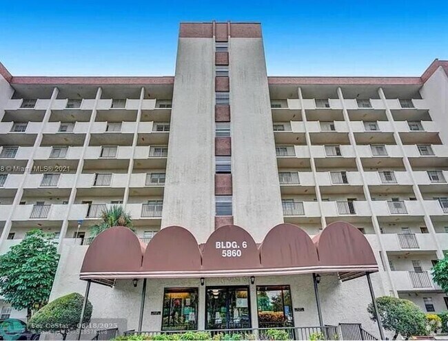Building Photo - 5860 NW 44th St Unit 815 Rental