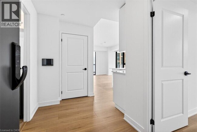 Photo - 2075 Lakeshore Rd. Unit 1008