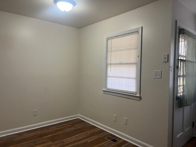 Photo - 5014 Hodge St