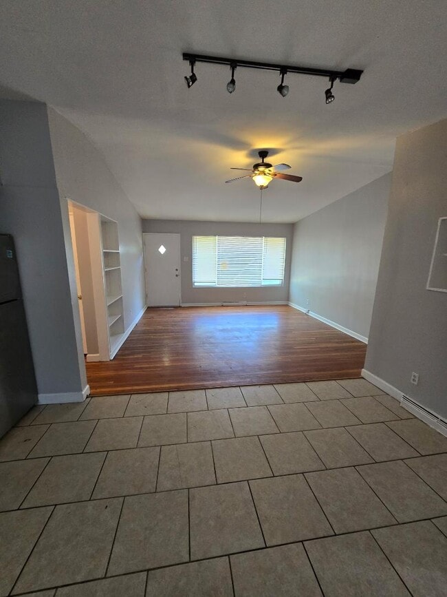 Photo - 2415 Castle Dr