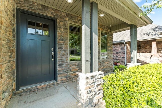 Building Photo - 3205 SW Riverstone Ave Rental