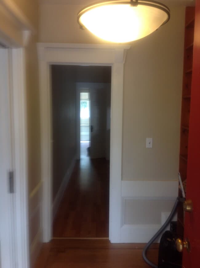 Hallway from Front Door - 6433 Colby St Unidad 6433 Colby St Oakland CA
