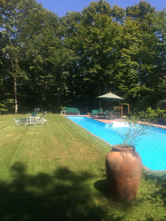 Photo - 25 Laurel Hill Ln