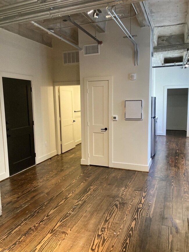 Building Photo - 4411 Dallas St Unit 12 Rental