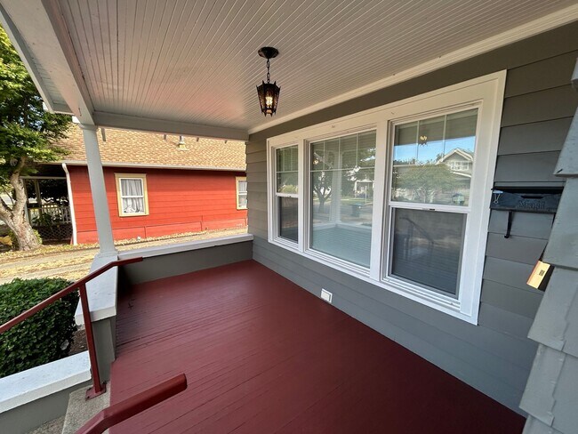 Photo - Gorgeous Craft House with Finish Basement ...