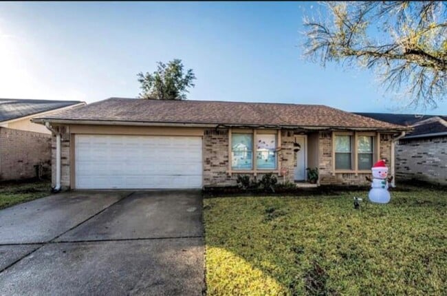 Photo - 15310 Reigate Ln House