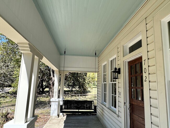 702 Fort Dale Rd