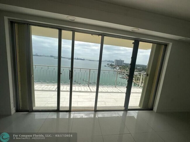 Photo - 11111 Biscayne Blvd