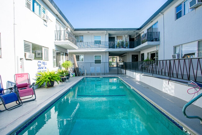 Photo - 1211 Detroit N St Unit 2