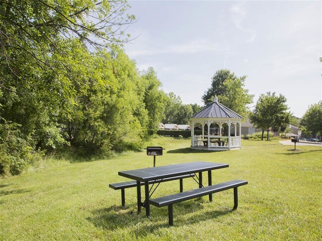 Sherwood Crossing Apartments For Rent in Elkridge, MD