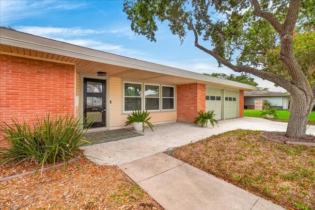Photo - 609 Peerman Pl