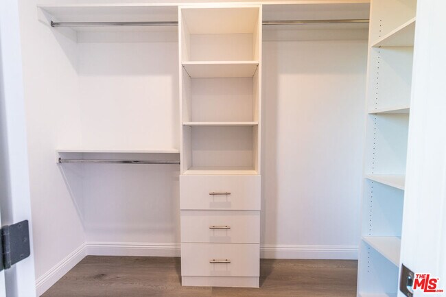 Photo - 5325 Ben Ave