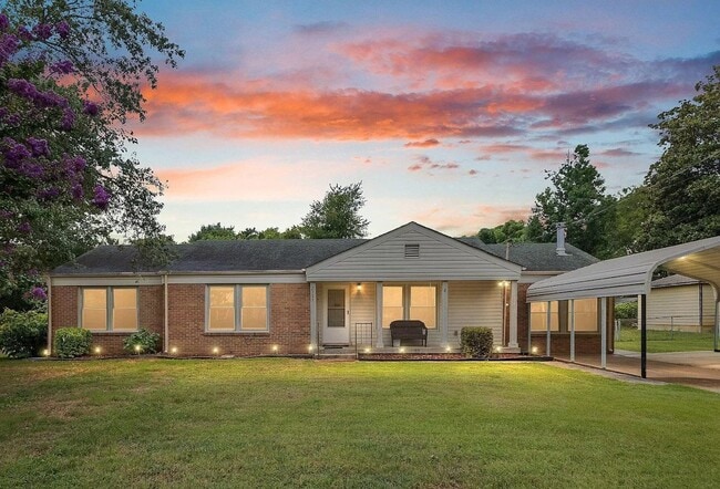 Building Photo - 3711 Glendale Ln NW