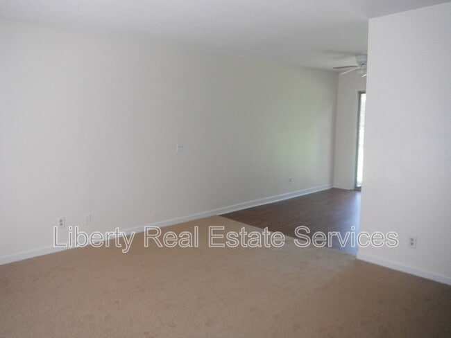 Photo - 928 Greenbriar Ct