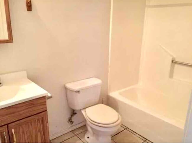 Photo - 7664 Oak Chase