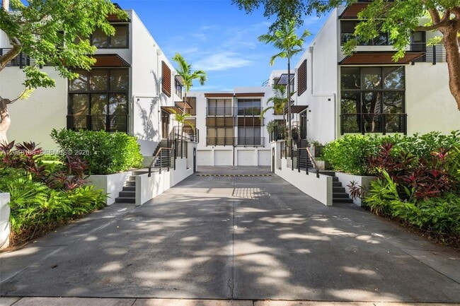 Photo - 225 E Enid Dr