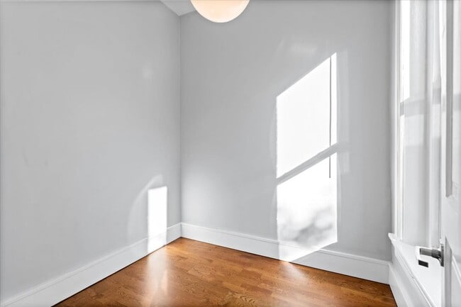 Photo - 1102 N Wolcott Ave Unit 2