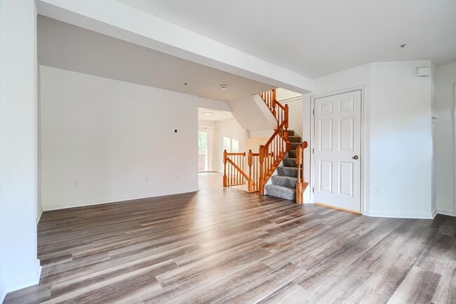 Photo - 9847 Bale Ct