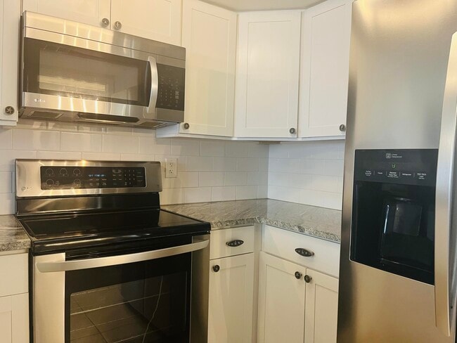 Photo - 3142-3153 Sir Hamilton Cir