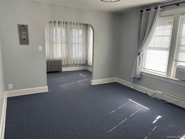 Photo - 6-12 College Pl