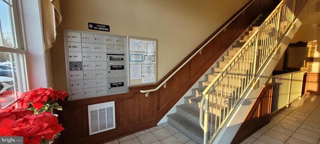 Building Photo - 515 Highland Ests