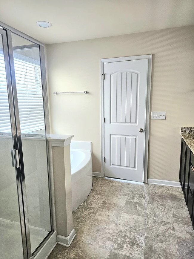 Photo - 500 Knothole Ln