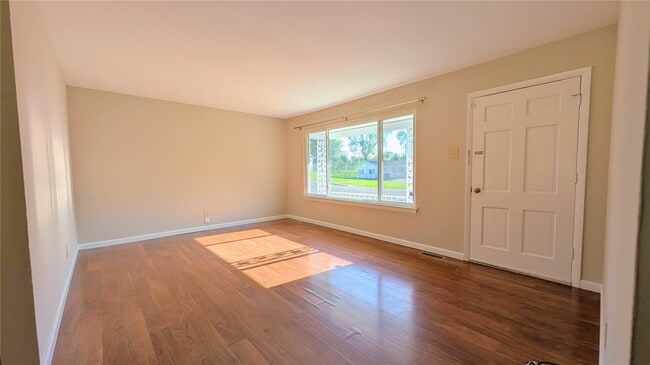 Photo - 3356 Clemens Dr