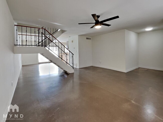 Photo - 4440 W Solano Dr N